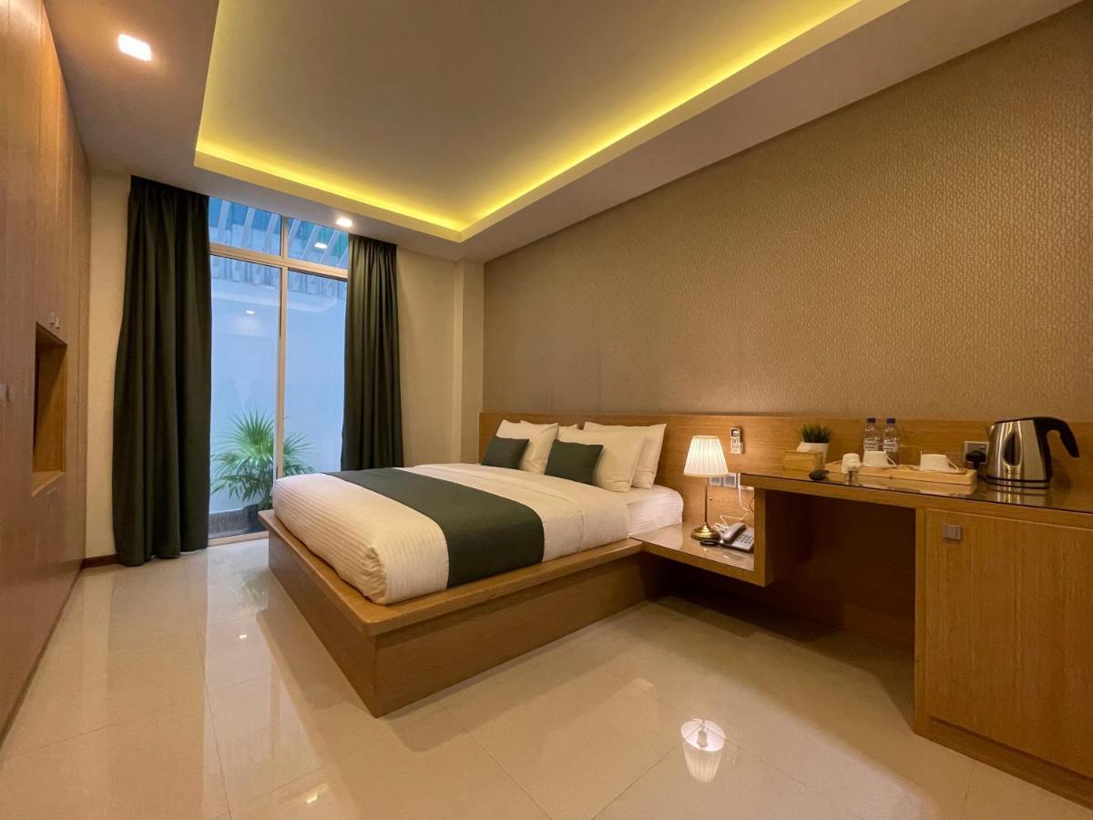 Huvan Beach Hotel At Hulhumalé Exterior foto