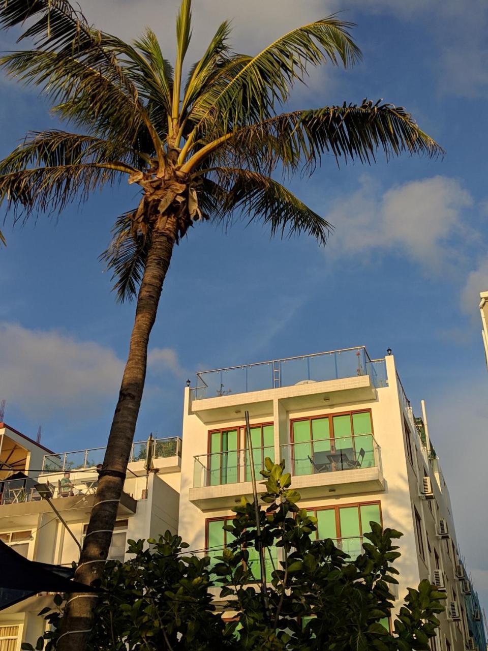Huvan Beach Hotel At Hulhumalé Exterior foto