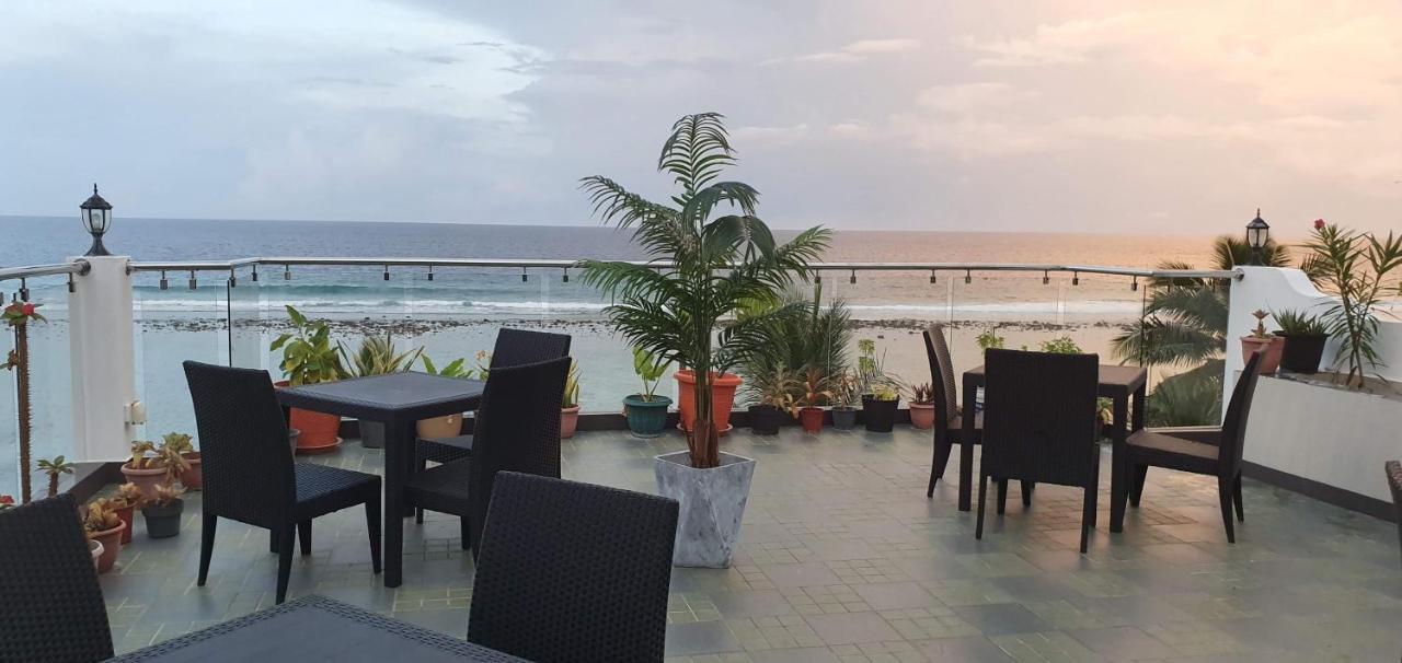Huvan Beach Hotel At Hulhumalé Exterior foto